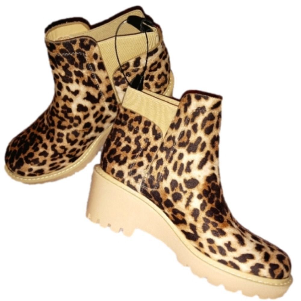 Ladies animal printed wedge booties sz 8.5